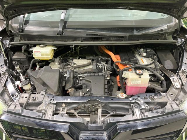 TOYOTA VOXY HYBRID 2019