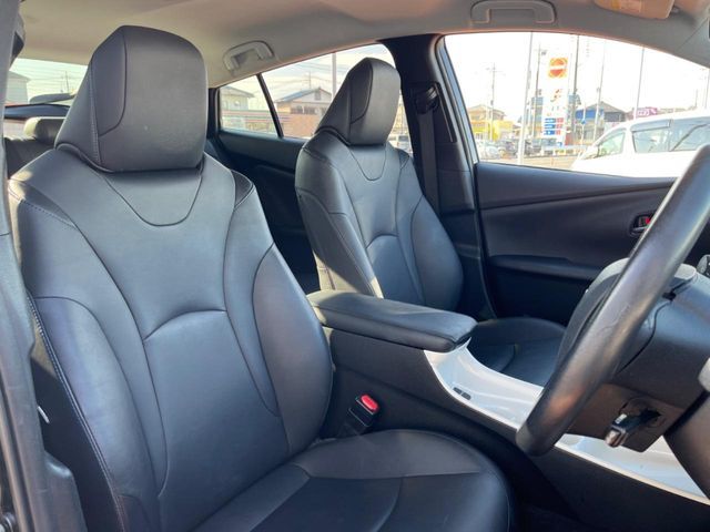 TOYOTA PRIUS 4WD 2016