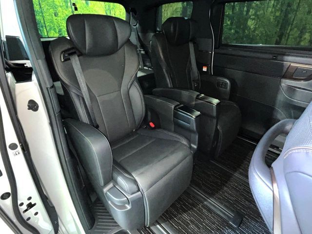 TOYOTA ALPHARD hybrid 4WD 2023