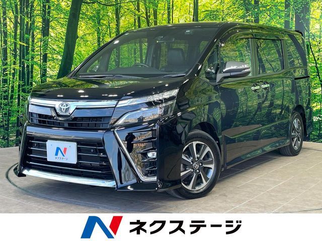 TOYOTA VOXY 2022