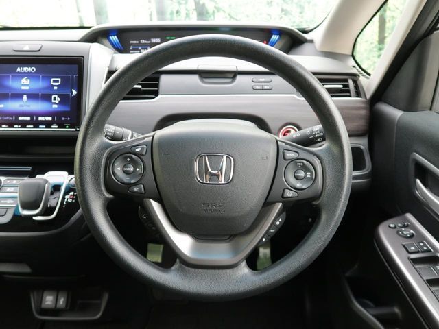 HONDA FREED HYBRID 2024
