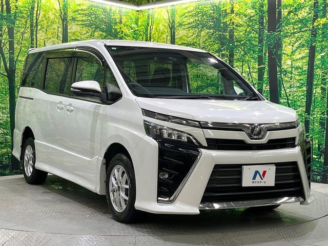 TOYOTA VOXY 4WD 2017