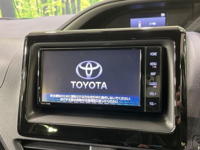 TOYOTA VOXY 4WD 2021