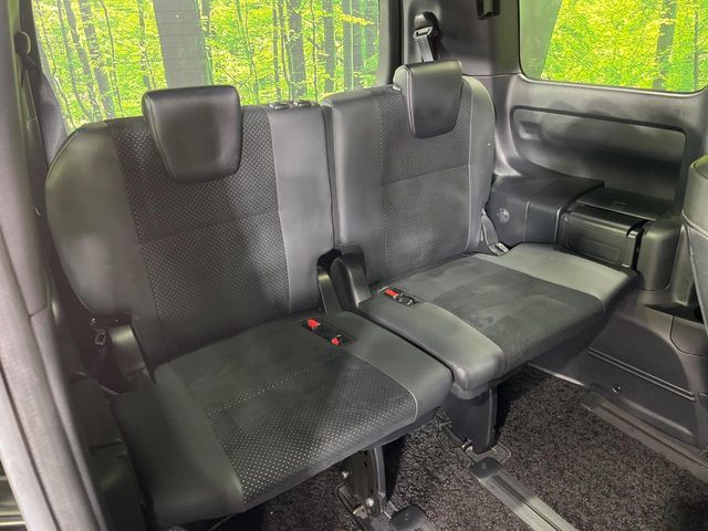 TOYOTA VOXY 4WD 2021