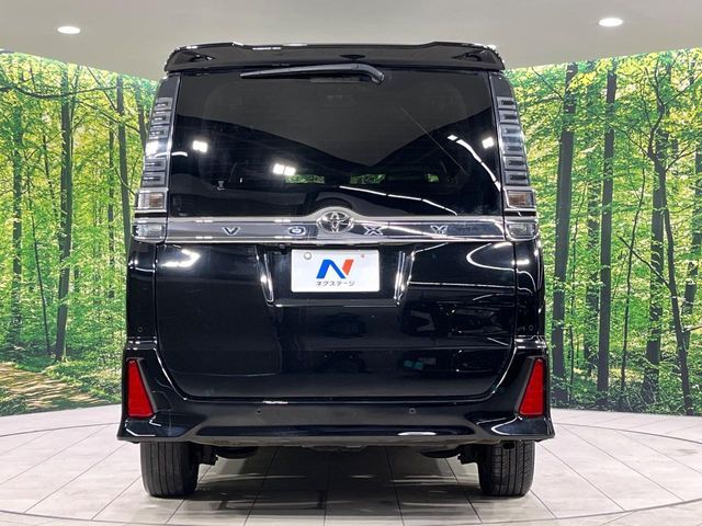 TOYOTA VOXY 4WD 2021