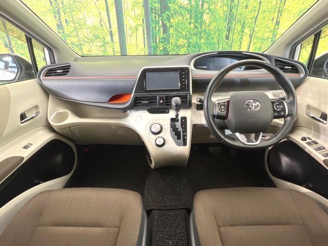 TOYOTA SIENTA 2015
