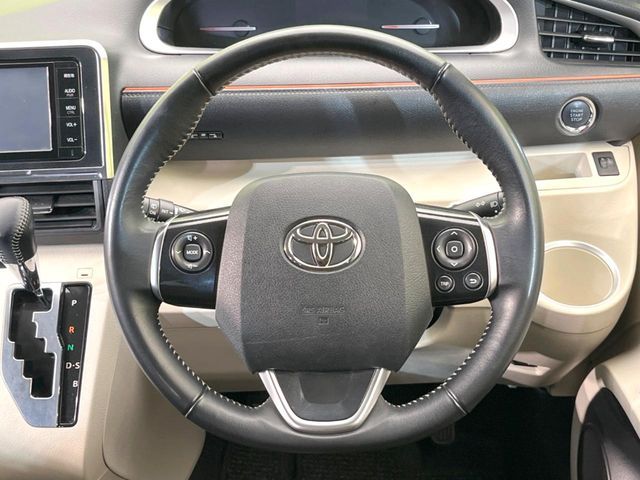 TOYOTA SIENTA 2015