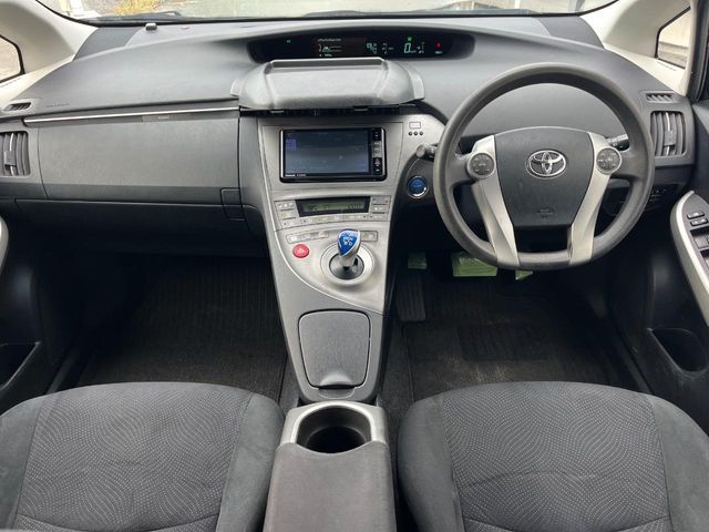 TOYOTA PRIUS 2015