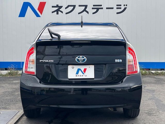 TOYOTA PRIUS 2015