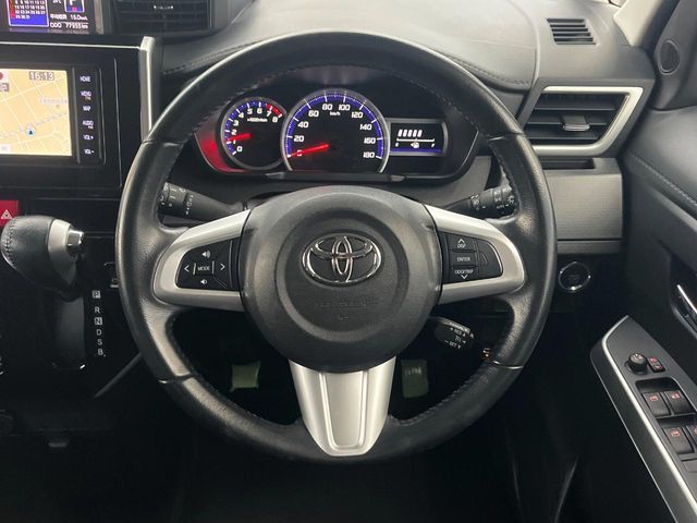 TOYOTA ROOMY 2018