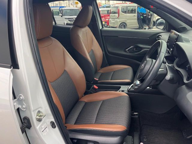 TOYOTA YARIS CROSS HYBRID 2023