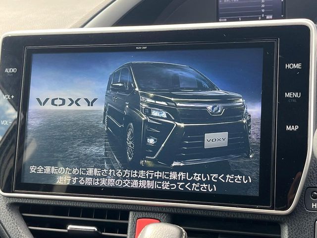 TOYOTA VOXY 2019