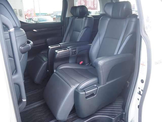 TOYOTA ALPHARD 4WD 2018