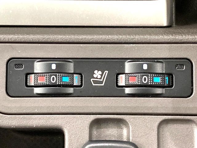 TOYOTA LANDCRUISER PRADO 2023