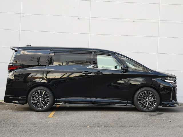 TOYOTA VELLFIRE 4WD 2025