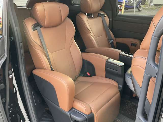 TOYOTA VELLFIRE 4WD 2025