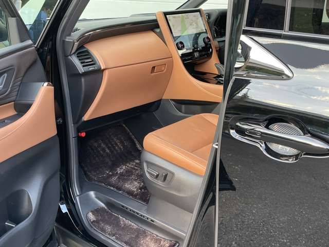 TOYOTA VELLFIRE 4WD 2025