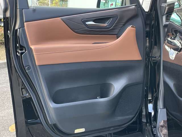 TOYOTA VELLFIRE 4WD 2025