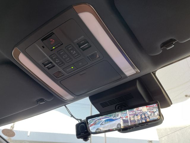 TOYOTA VELLFIRE 4WD 2025