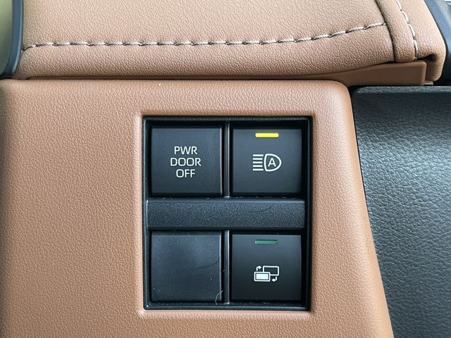 TOYOTA VELLFIRE 4WD 2025