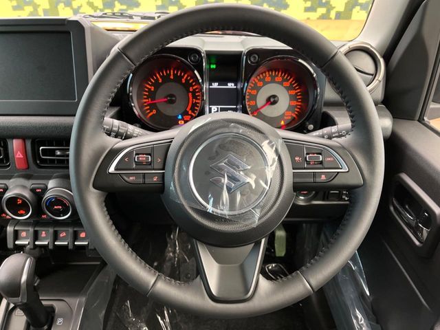 SUZUKI JIMNY NOMADE 2025