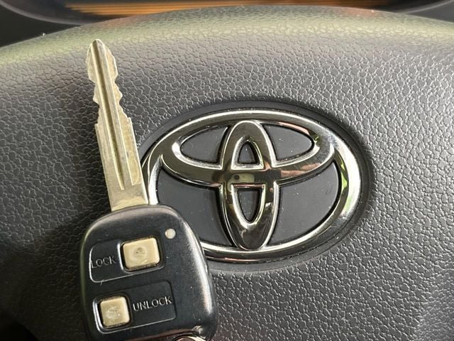 TOYOTA PIXIS EPOCH 2014