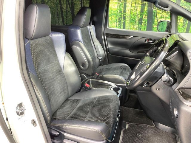 TOYOTA VELLFIRE 2016