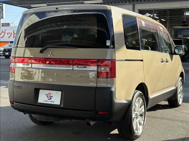 MITSUBISHI DELICA D:5 2WD 2008