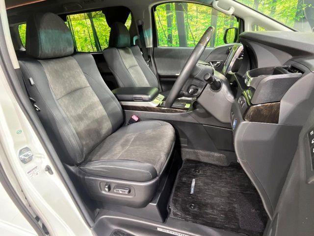 TOYOTA ALPHARD hybrid 4WD 2013