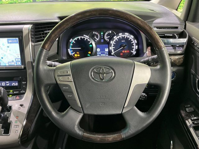 TOYOTA ALPHARD hybrid 4WD 2013