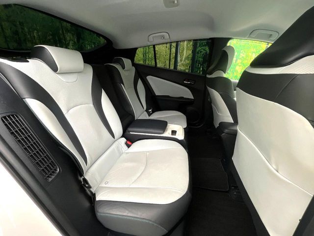 TOYOTA PRIUS PHV 2017