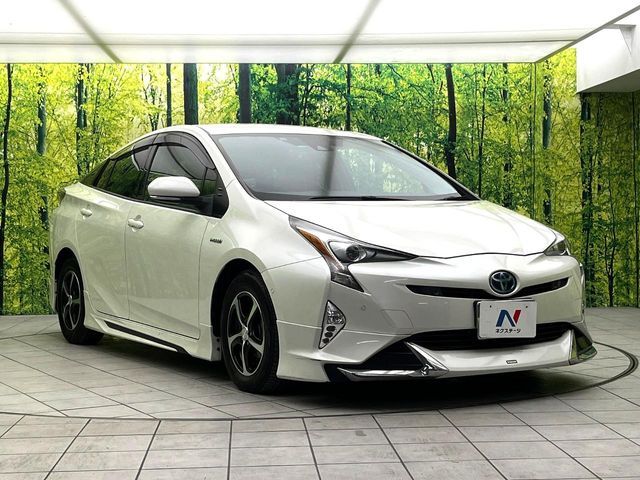 TOYOTA PRIUS 2017