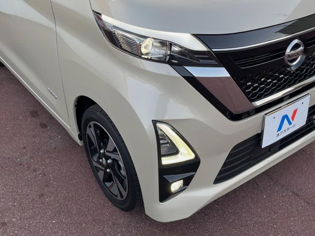 NISSAN ROOX 2023