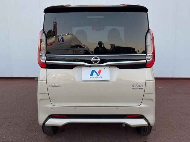 NISSAN ROOX 2023