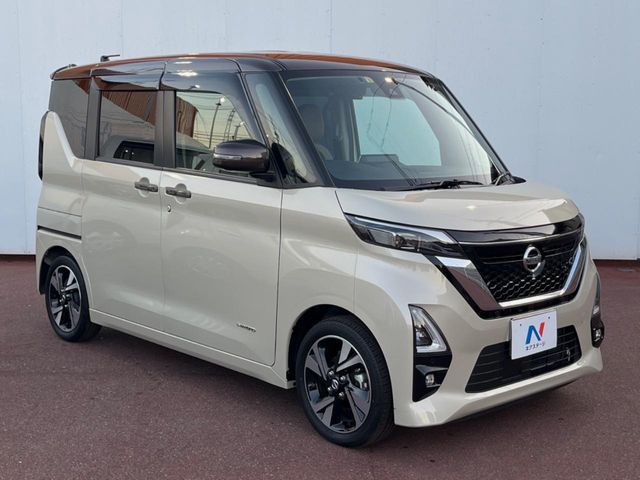 NISSAN ROOX 2023