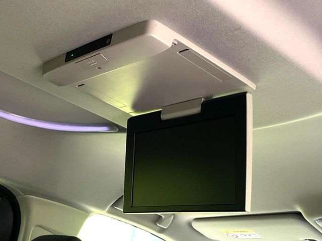 TOYOTA VELLFIRE 2015