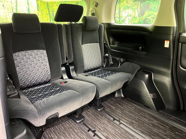 TOYOTA VELLFIRE 2015