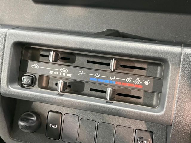 DAIHATSU HIJET truck 4WD 2016