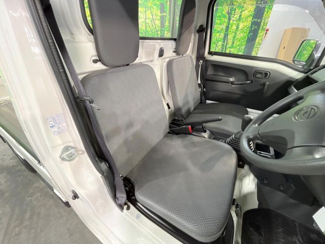 DAIHATSU HIJET truck 4WD 2016