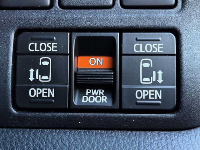 TOYOTA ESQUIRE HYBRID 2019