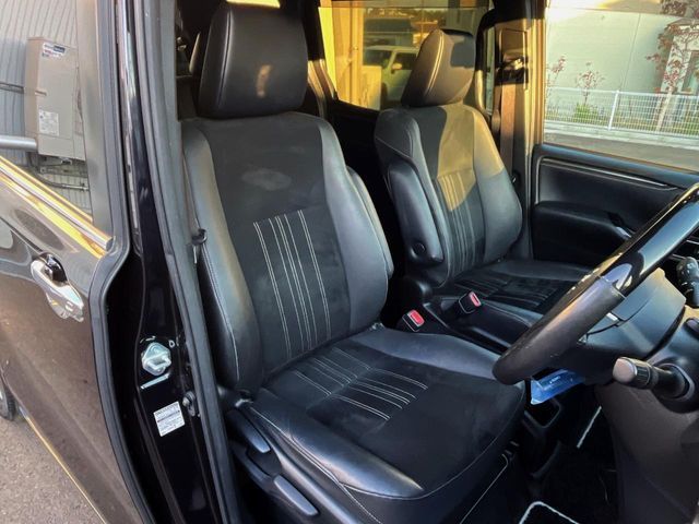 TOYOTA ESQUIRE HYBRID 2019