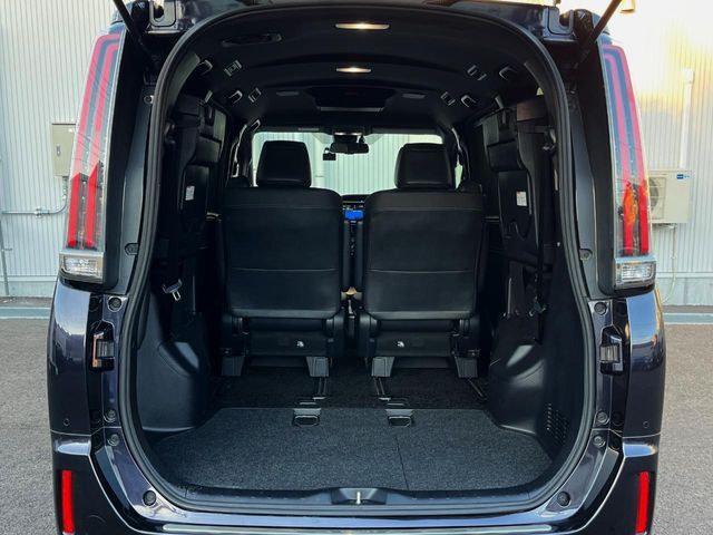 TOYOTA ESQUIRE HYBRID 2019