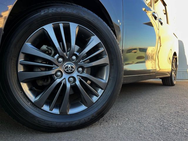 TOYOTA ESQUIRE HYBRID 2019