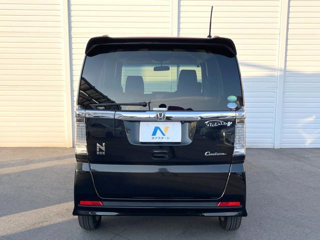 HONDA N BOX CUSTOM 2017