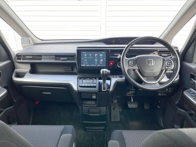 HONDA STEPWAGON SPADA 2015