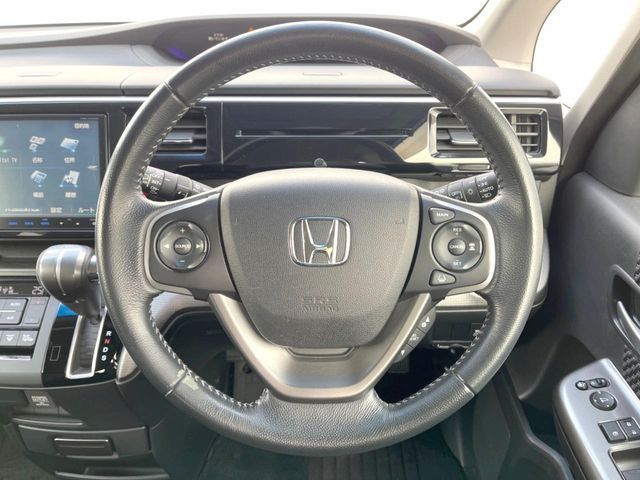 HONDA STEPWAGON SPADA 2015