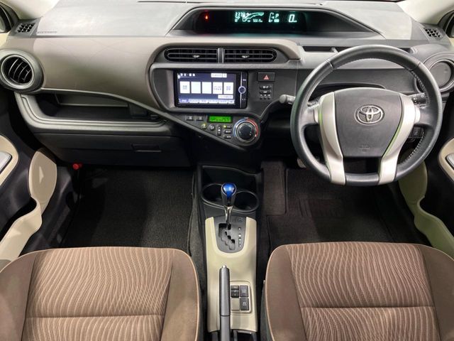 TOYOTA AQUA 2012