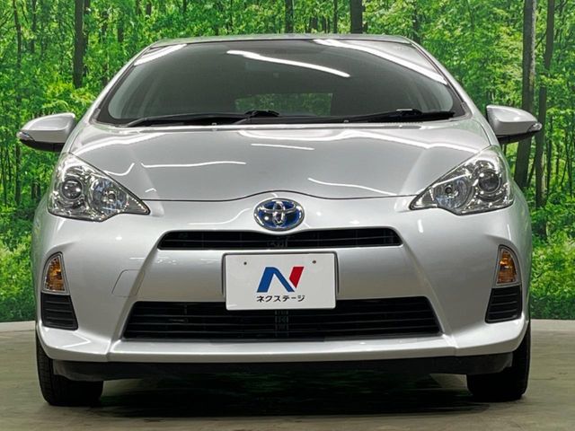 TOYOTA AQUA 2012