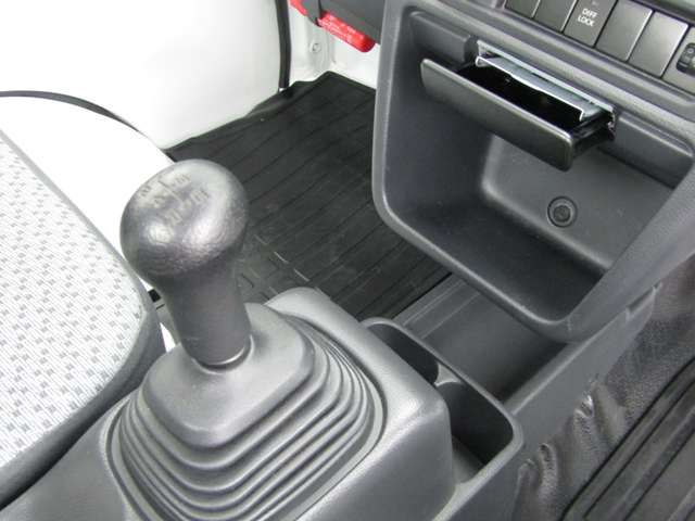 MITSUBISHI MINICAB truck 4WD 2020