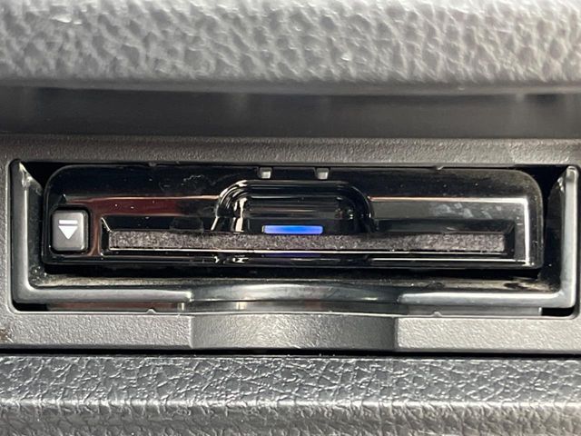 TOYOTA VOXY HYBRID 2016